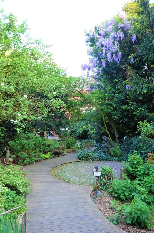Gaestezimmer Mit Garten In Fischeln Krefeld Exteriör bild